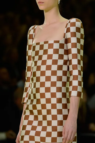 Look 57